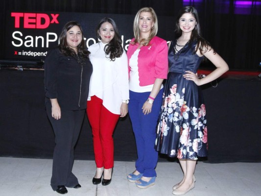 Ana Downing, miembro del comité organizador del TEDx San Pedro Sula Women, Daniela Naranjo, Giselle Paz y Teresa Fernández.