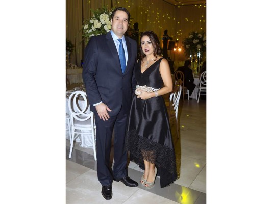 Rodrigo Elizeche y Frances Barahona se casan