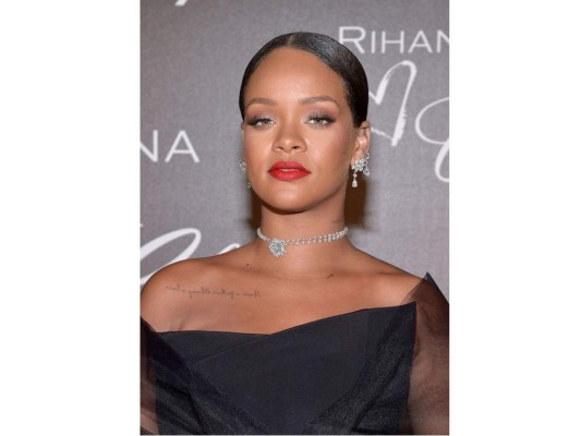 Rihanna luce espectacular en Cannes