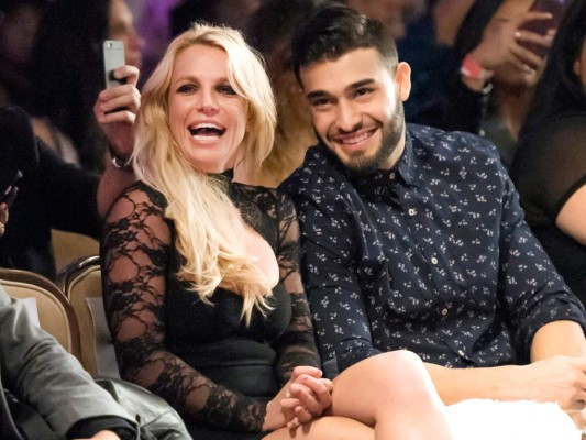 Britney Spears festeja su primer año de noviazgo con Sam Asghari