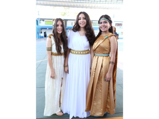 Macris School Seniors Greek Day