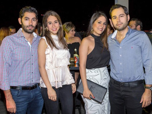 Giancarlo Casco y Giselle Maalouf con María Fernanda y Angelo Casco. Foto:Daniel Madrid