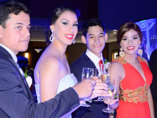 Prom night de los seniors del Valle de Sula