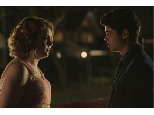 Entre las películas favoritas destaca Sierra Burgess es una loser, en esta comedia romántica, está interpretada por la inteligente, pero poco agraciada chica del curso. Virtualmente, conoce a un chico que le gusta, pero, insegura, empieza a juntarse con la compañera más bonita para que le ayude en esa conquista.
