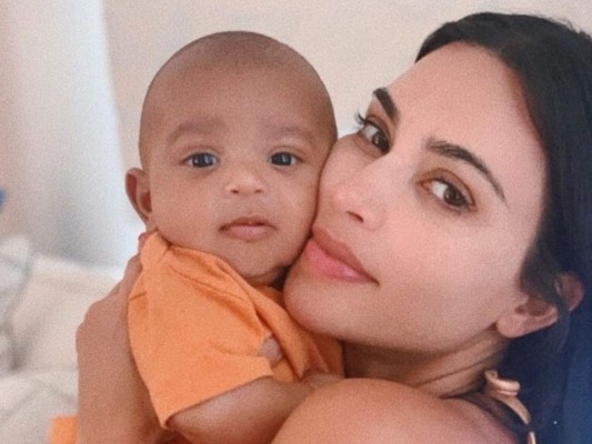 La vida de Kim Kardashian como mamá