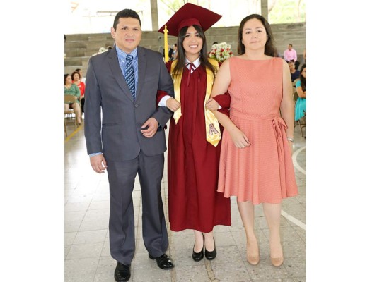 Entrega de títulos de Mayan School I parte