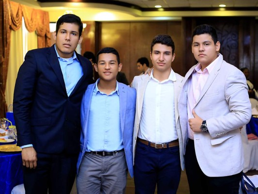 Encuentro juvenil para celebrar el Senior's Breakfast