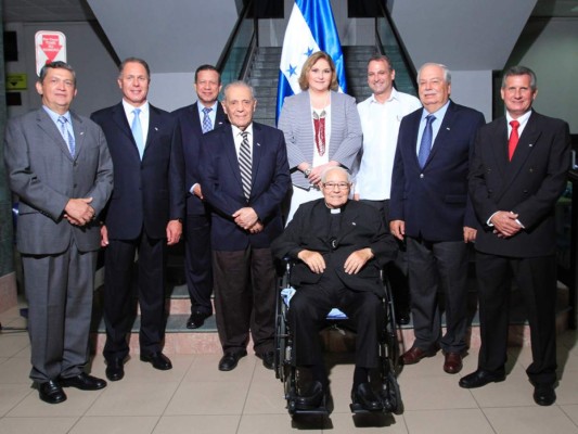 BANPAIS rinde homenaje al padre Antonio Quetglas