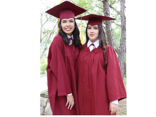 Entrega de títulos de Mayan School I parte