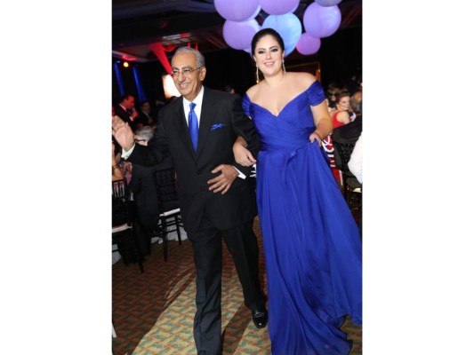 Carlos Flores y Sofía Reina
