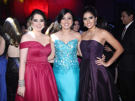 Glamorosa gala de la Escuela Internacional Sampedrana