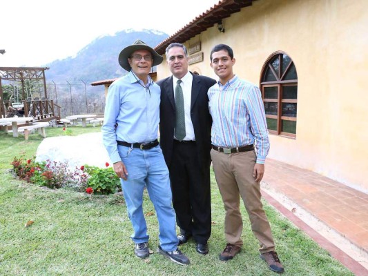 Coctel de apertura de EcoHotel Shangri-la