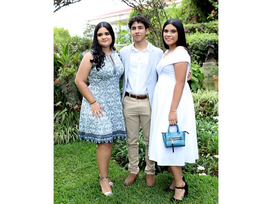 Megan Castellón, Daniel Reyes y Génesis Castro