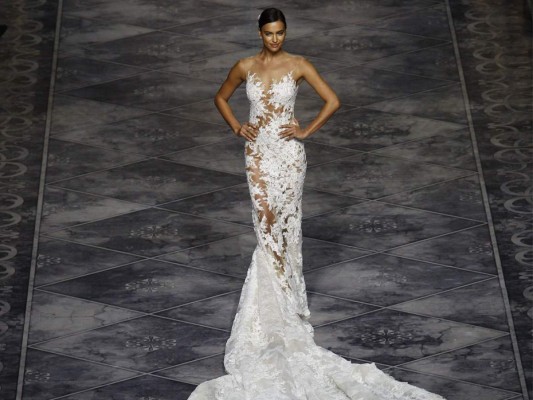 Atelier Pronovias enamora con su propuesta en Barcelona Bridal Week