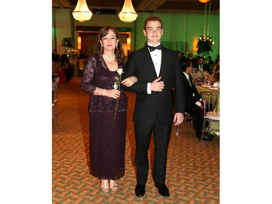 William Cáceres y Maribelle Hardy