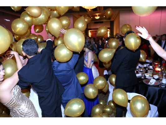 Mayan School celebra su prom al estilo los Oscar