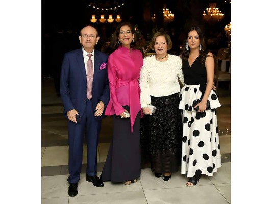 Elías Chahín y María Yuja celebran su boda eclesiástica  