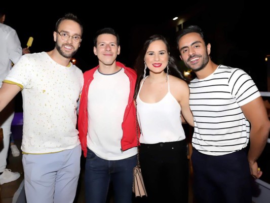 Astolfo Santos, Ryan Legault y José Miguel Dibán y Verónica Bertrand.