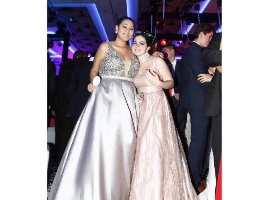 Glamorosa gala de la Escuela Internacional Sampedrana