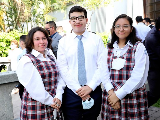 Confirmación de los alumnos de Macris School