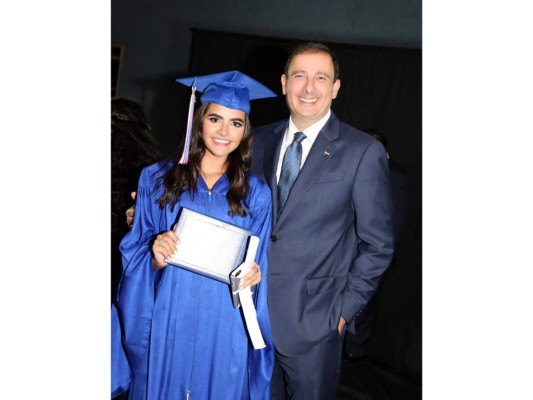 Juan Carlos Sikaffy con su hija Anisabella Sikaffy