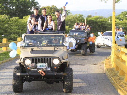 Senior Entrance del Valle de Sula