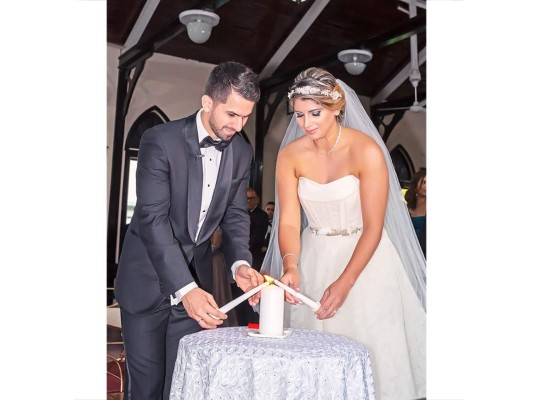 Jorge Rodríguez y Andrea Gabrie se casan en Tela  