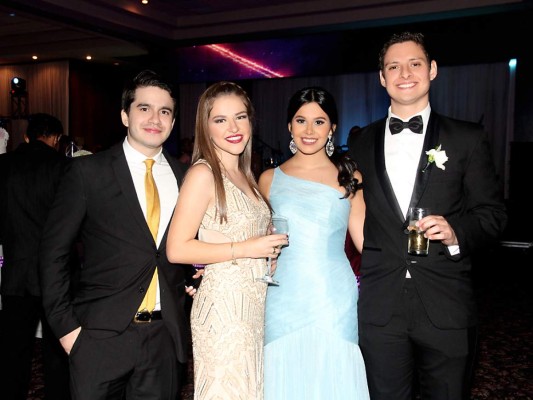 La boda religiosa de Jonathan Park y Daniela Ferrufino