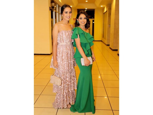 Revista Estilo elige a las Best Dressed de la Prom Night de Academia Los Pinares 2019  