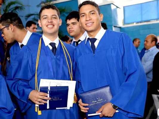 Entrega de títulos Macris School