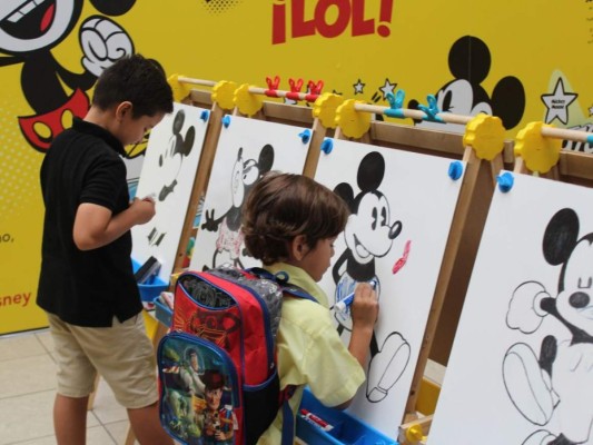 Mall Multiplaza celebra 90 aniversario de Mickey Mouse  