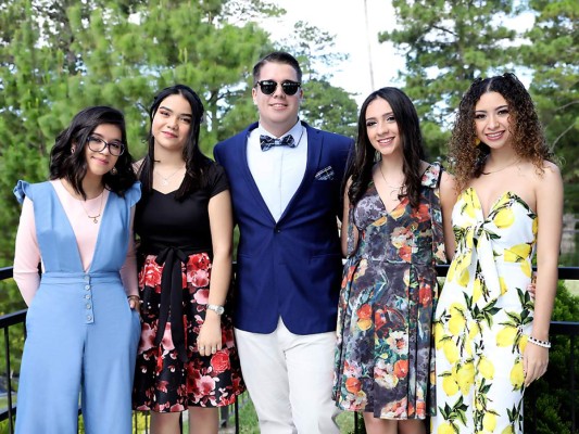 Zoé González, María Fernanda Molina, Fernando Montañola, Diana Castillo y Andrea Morales.