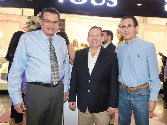 Tous apertura moderna tienda en San Pedro Sula