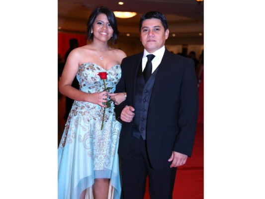 Mayan School celebra su prom al estilo los Oscar