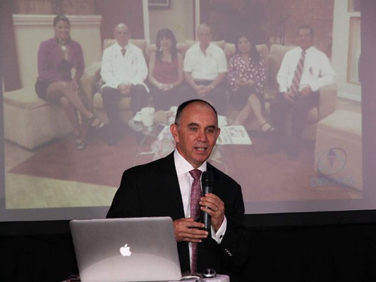 Cóctel de lanzamiento GE y Diagnos