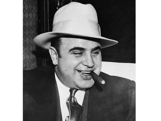 7-Su imagen estuvo vinculada a personajes de la mafia como Al Capone