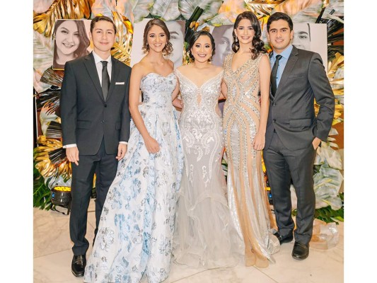 Julio Martínez, Angela Asfura, Anny Solis, Sabrina Chahín y Yaudet Burbara.