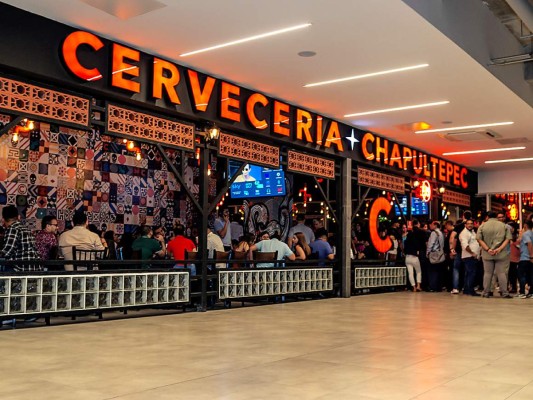 Alegre velada en Cervecería Chapultepec