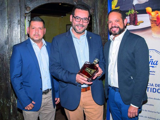 Una noche entre cócteles y gastronomía by Flor de Caña  
