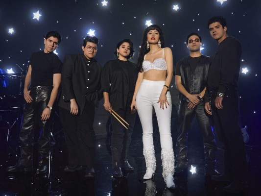 Selena, La serie: temporada 2. Subiendo a la cima de su carrera artística, la protagonista se centra en cumplir otros sueños que van más allá de la música. Se estrena el 4 de mayo.