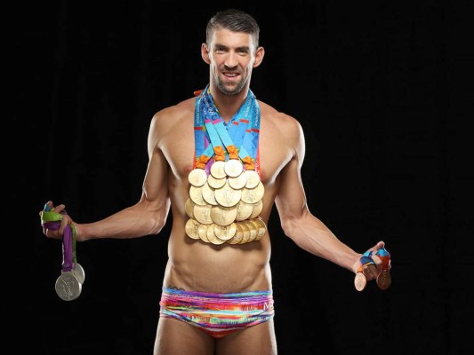 Michael Phelps<br/>Y ahora que pensaran los que una vez le hicieron bulling al hombre pez, Michael Phelps, quienes se reian de sus raras características físicas, ya que desde muy pequeño era muy grande, era largo y encorvado. Esas mismas características físicas fueron descubiertas por un entrenador olímpico que, practicamente, descubrió que su cuerpo estaba perfectamente diseñado para ser un campeón olímpico.