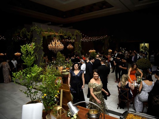 Elías Chahín y María Yuja celebran su boda eclesiástica  