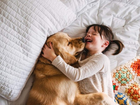 Estudio revela cómo afecta a los niños la pérdida de una mascota