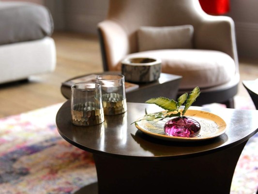 Limpieza total<br/><br/>Antes de cualquier ritual en casa, todas las áreas deben estar limpias y ordenadas para un buen flujo de energía. Una limpieza profunda simboliza cambios rotundos, dejar atrás lo malo y abrir espacio para lo bueno. Además de limpiar, es necesario eliminar todo lo que no usas.<br/>