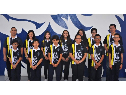 El equipo de matemáticas de Macris School se encuentra en México para un importante torneo