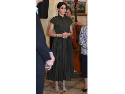 Meghan Markle outfits enseñando su pancita