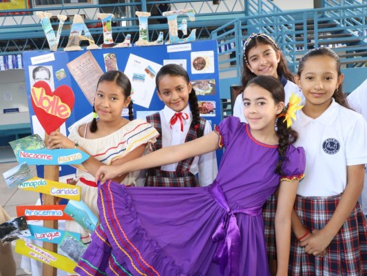 Macris School realiza Feria de Identidad Nacional