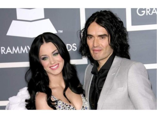 Katy Perry y Russell Brand<br/>Cuatro meses de noviazgo fue suficiente para contraer matrimonio, lastimosamente 14 meses después se divorciaron