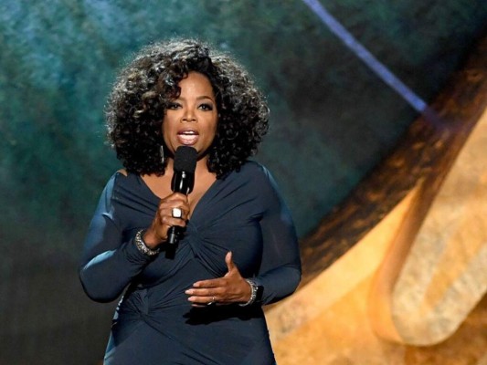 Oprah, de hecho, se mantiene en una relación con Stedman Graham desde 1986. Se comprometieron en 1992, pero nunca llegaron a casarse. La presentadora admite que de haber contraído matrimonio, no seguirían juntos, ya que no es una relación tradicional.