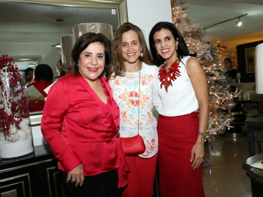 Marcela Facussé, Lucía Salinas y Marcela Zacapa